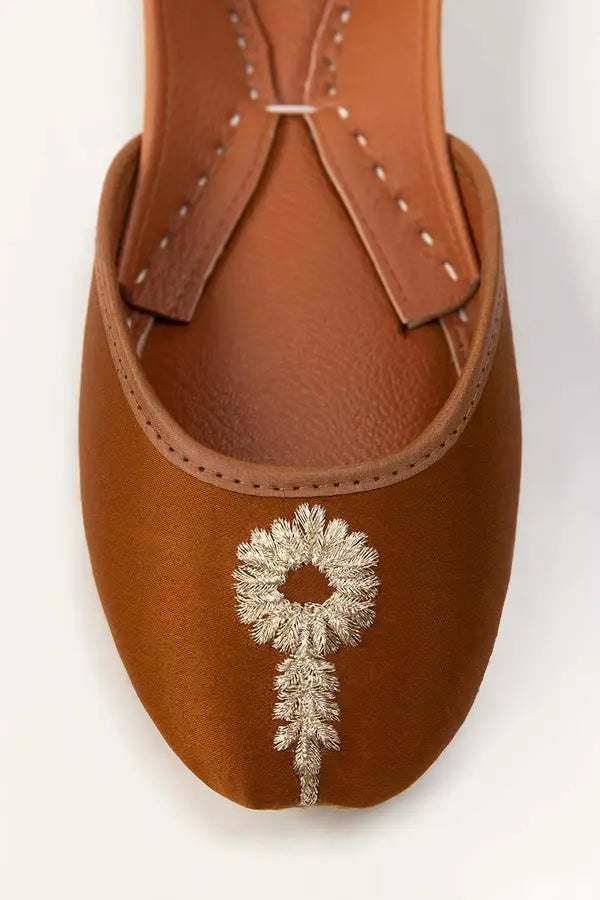 Women Brown Hand Made Khussa IDFT-AW22-10