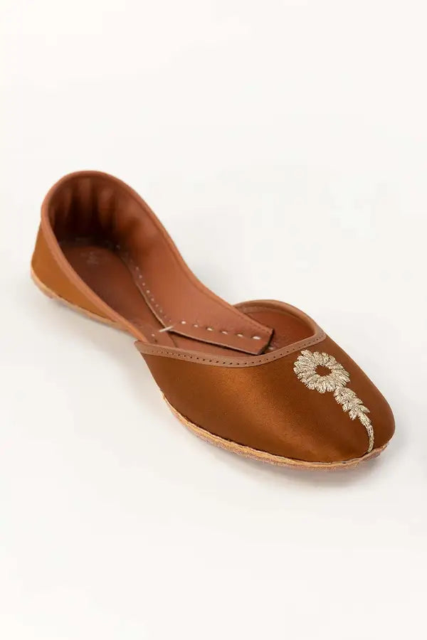 Women Brown Hand Made Khussa IDFT-AW22-10