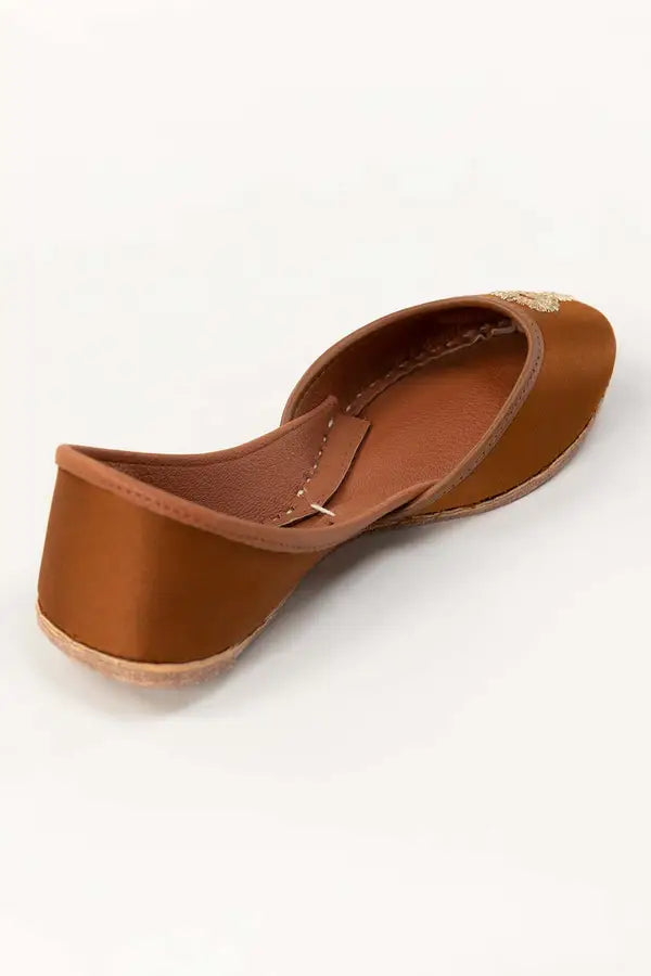 Women Brown Hand Made Khussa IDFT-AW22-10