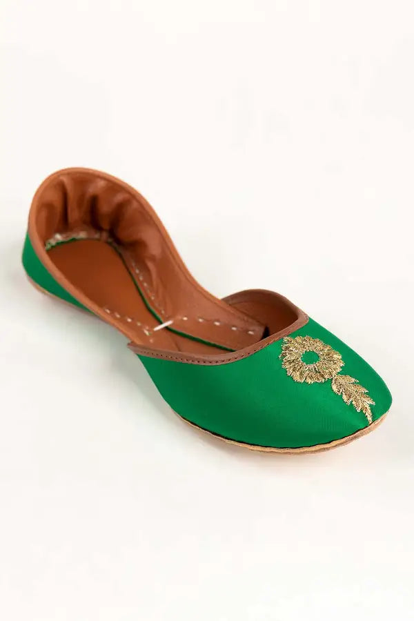 Women Green Hand Made Khussa IDFT-AW22-12