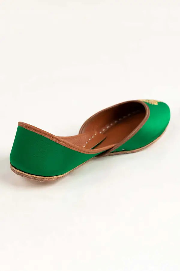 Women Green Hand Made Khussa IDFT-AW22-12