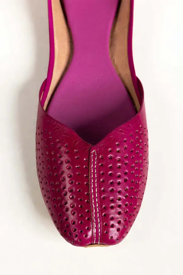 Women Magenta Khussa IDFT-AW22-56