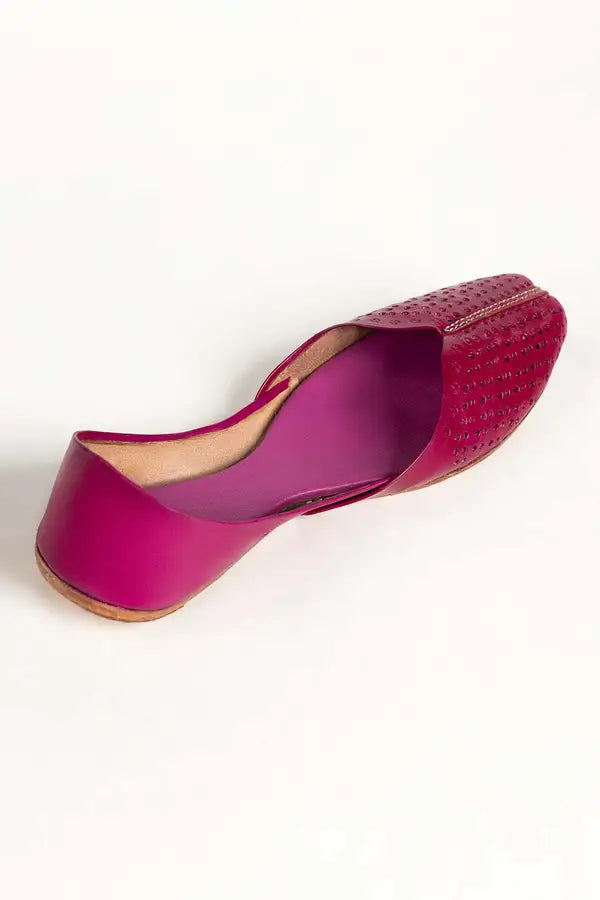 Women Magenta Khussa IDFT-AW22-56